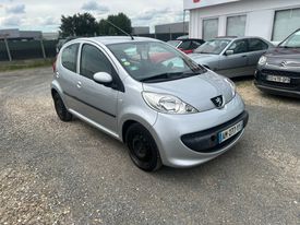 A vendre Peugeot 107 à Pussay 91740